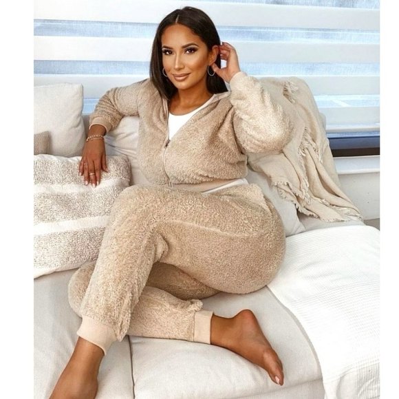 Beige Teddy Bear Fur Long Sleeve Hooded Crop Top and Jogger Pants  Two Piece Set - Picture 4 of 11